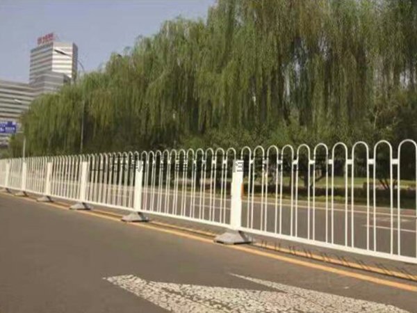 濟(jì)南草坪護(hù)欄